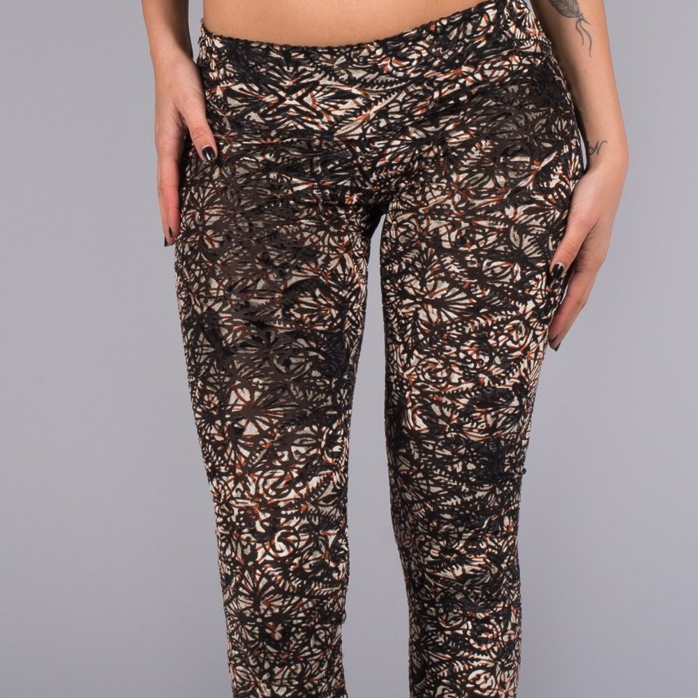Lotus Velvet Legging - Warrior Within Des - Picture 7 of 7